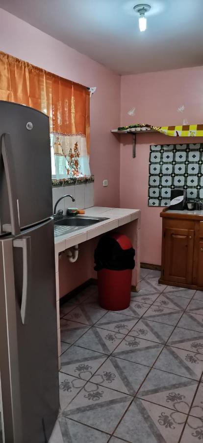 Puerto Viejo de Talamanca Cabinas Mitchaelle'S מראה חיצוני תמונה