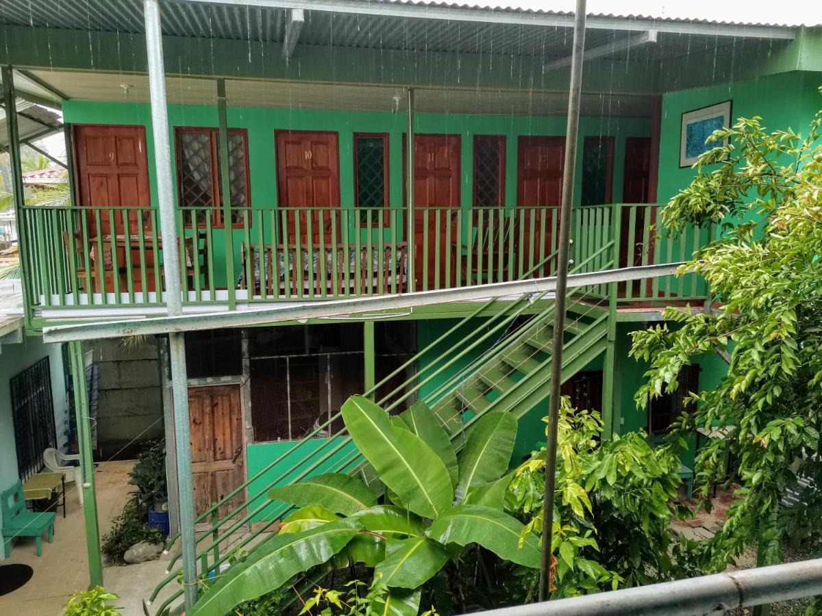 Puerto Viejo de Talamanca Cabinas Mitchaelle'S מראה חיצוני תמונה
