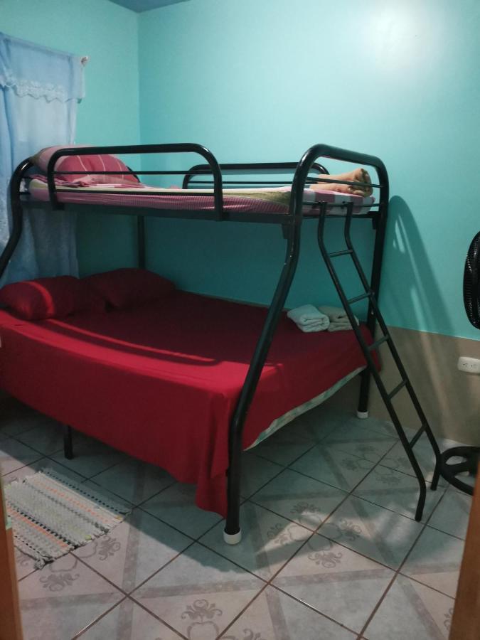 Puerto Viejo de Talamanca Cabinas Mitchaelle'S מראה חיצוני תמונה