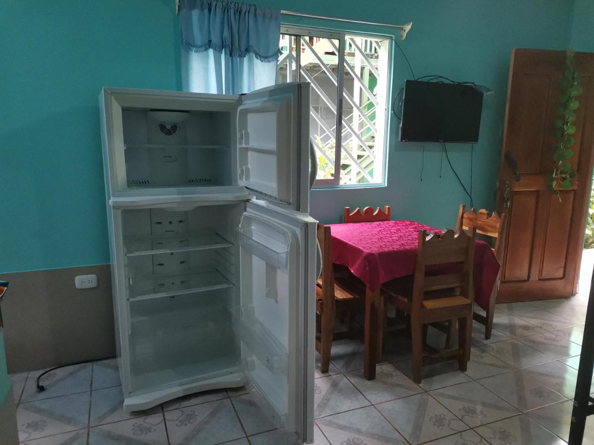 Puerto Viejo de Talamanca Cabinas Mitchaelle'S מראה חיצוני תמונה