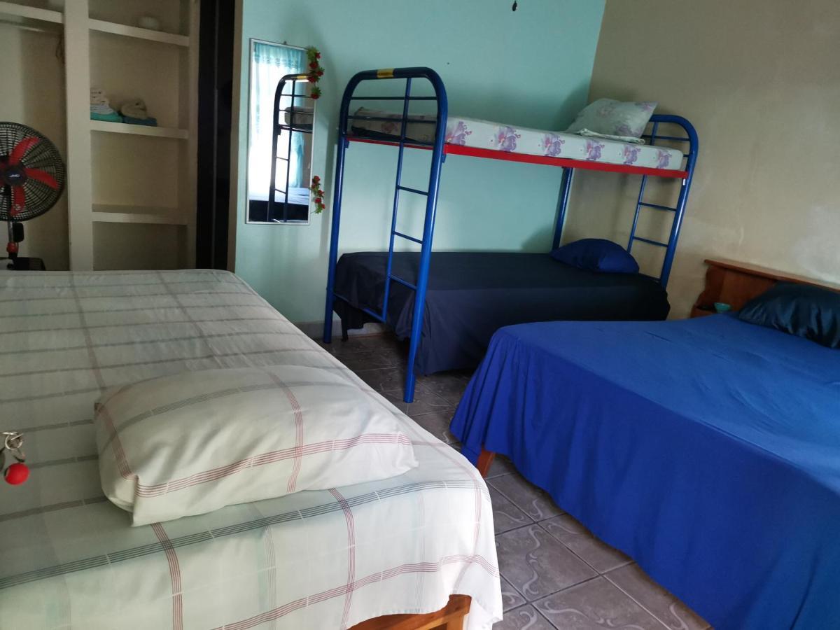 Puerto Viejo de Talamanca Cabinas Mitchaelle'S מראה חיצוני תמונה