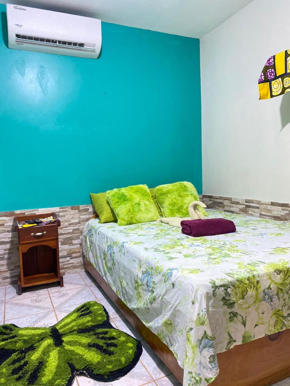 Puerto Viejo de Talamanca Cabinas Mitchaelle'S מראה חיצוני תמונה