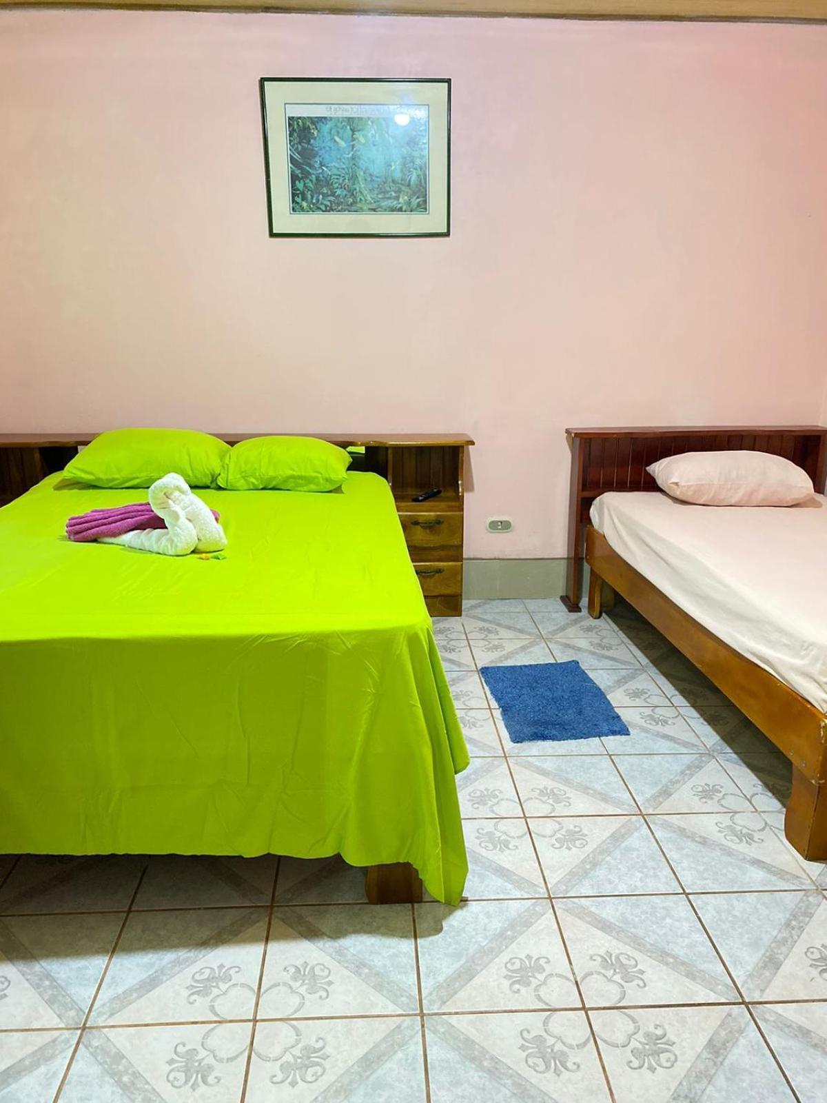 Puerto Viejo de Talamanca Cabinas Mitchaelle'S מראה חיצוני תמונה